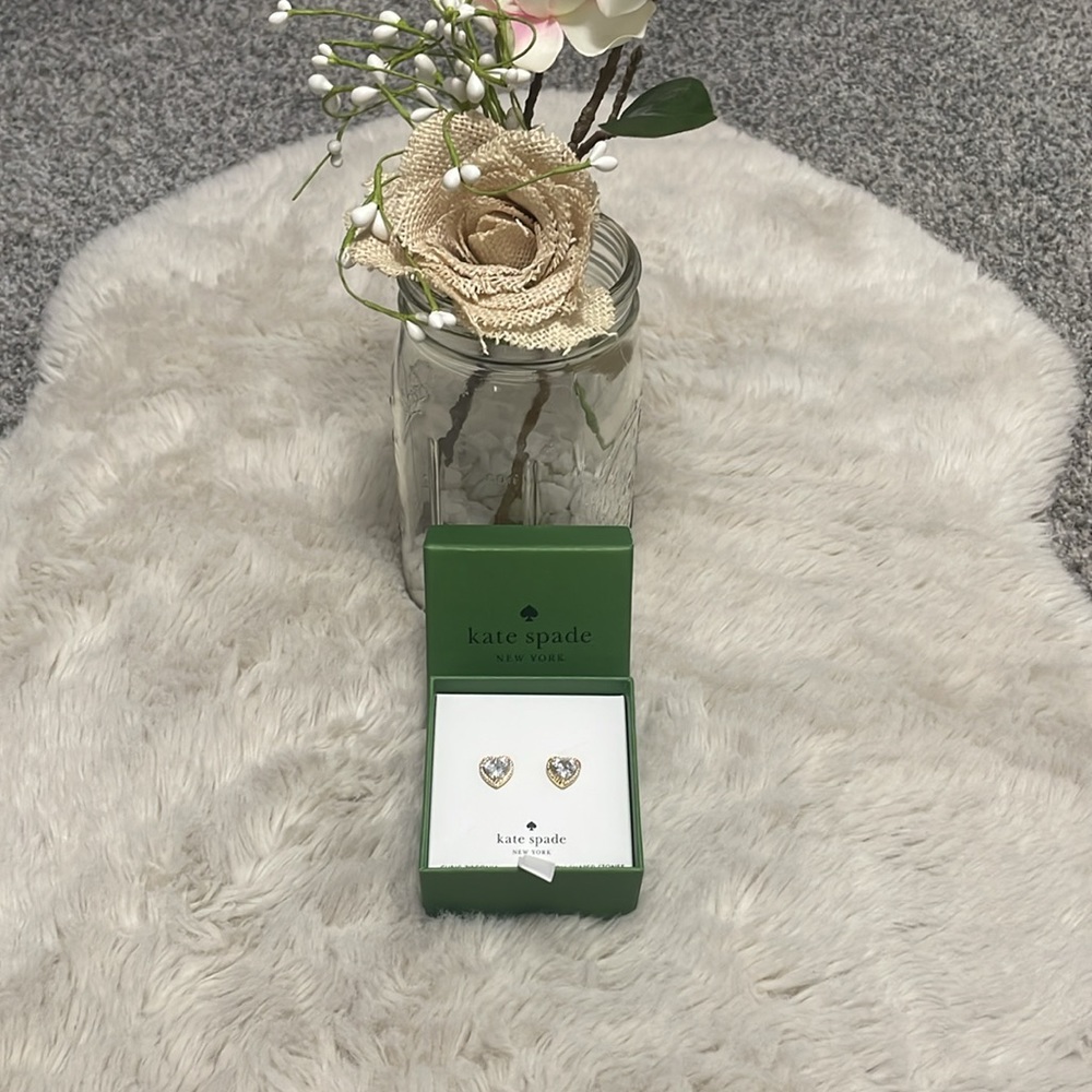 ✨Kate Spade-My Love Pavé Heart Studs✨ - Picture 2 of 8